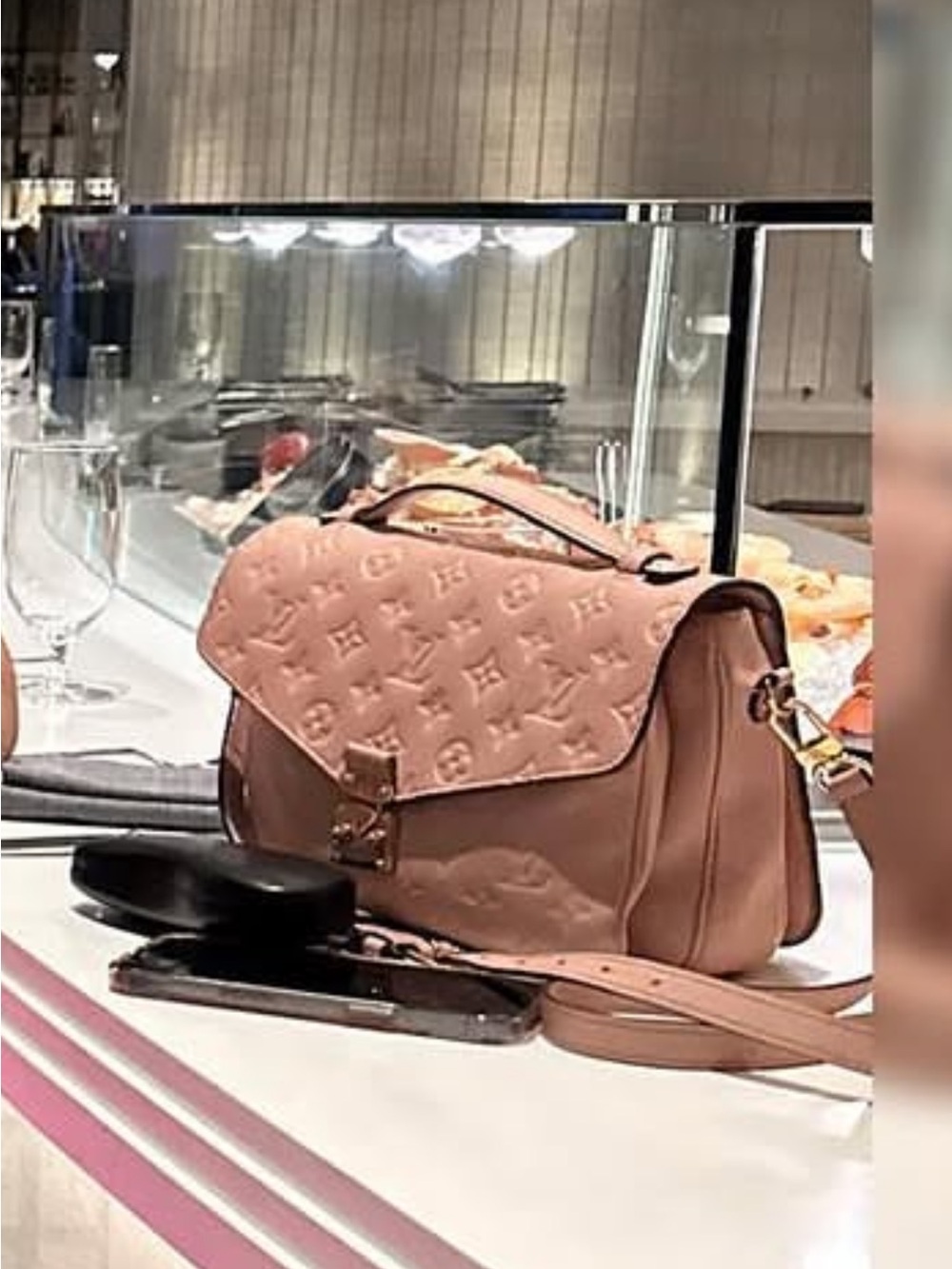 Louis Vuitton Pink Pochette Mètis